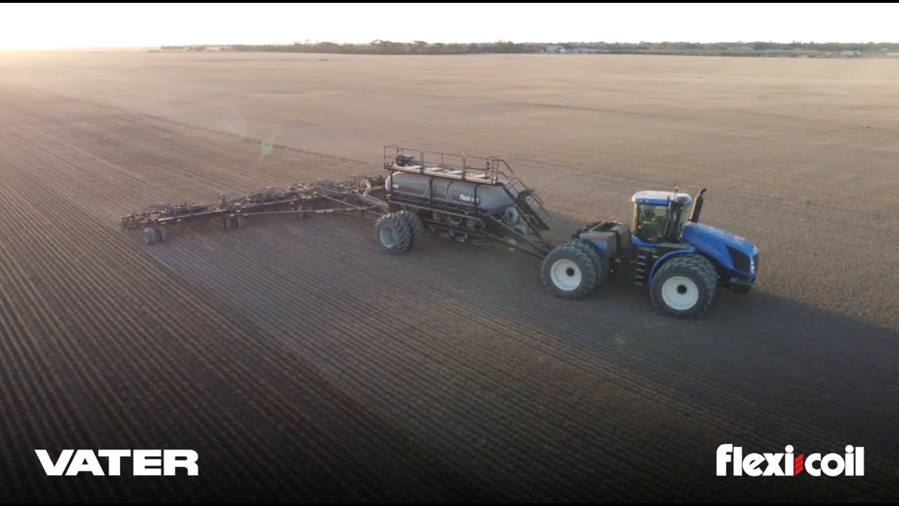 Dayman Farming with their new T9.670 tractor and Flexi-Coil aircart