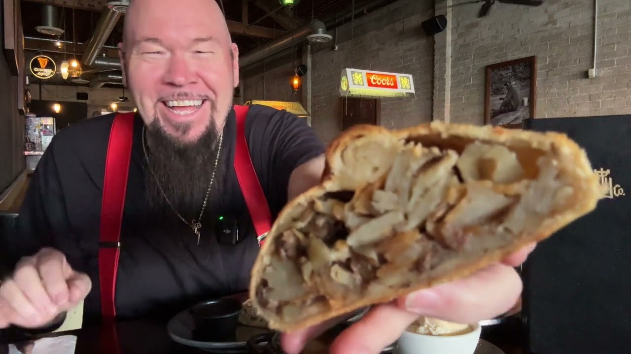 Компания Cornish Pasty Co. в центре Лас-Вегаса — какая связь с группой Judas Priest?