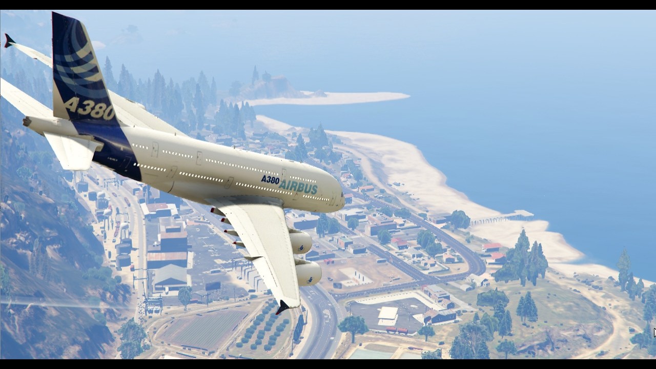 A320 Plane Mid-Air Collision and Emergency Landing at Airport - GTA 5