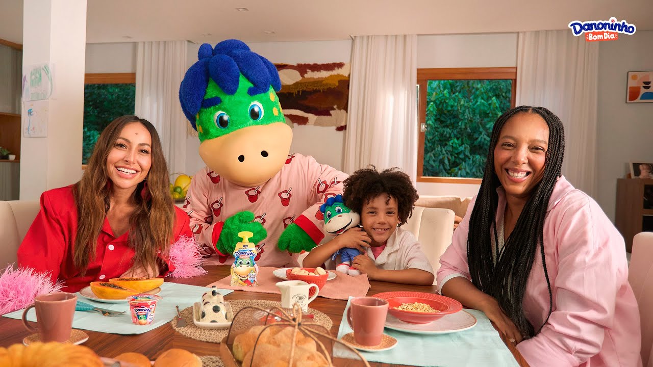Café da Manhã com Danoninho Bom Dia e Negra Li