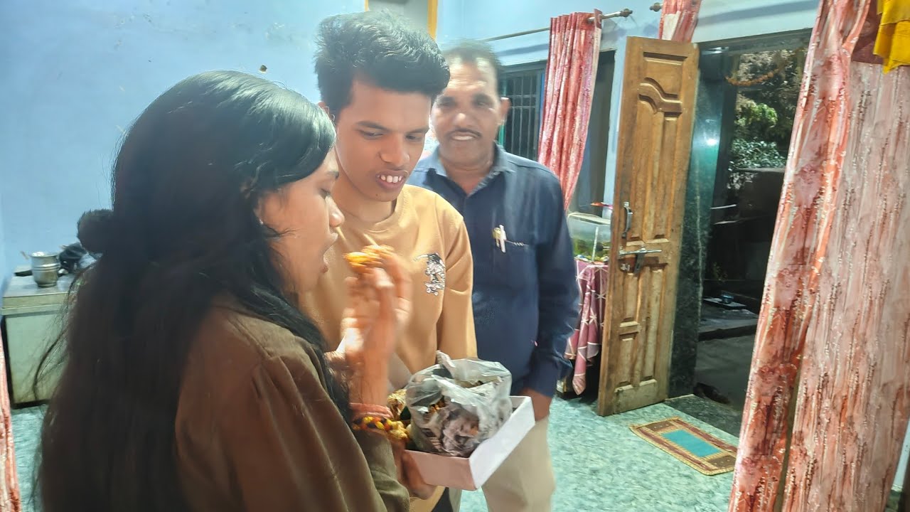 Papa kya leke aaye...😃