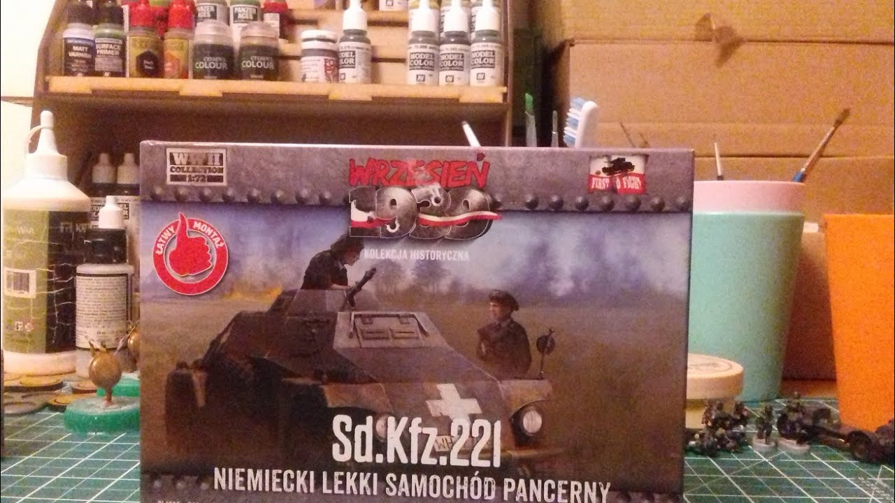 Review: 1:72 'First To Fight' Sdkfz 221