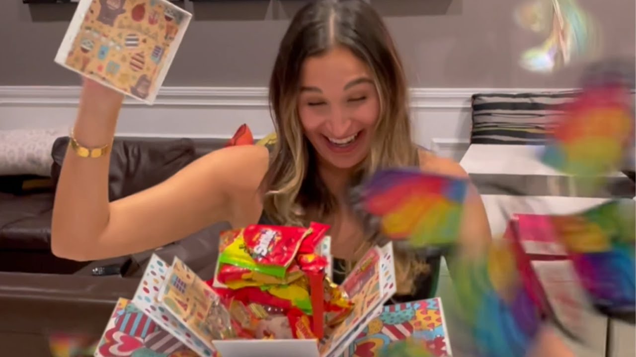 Candy, Cake & Butterflies! - Send a Cake