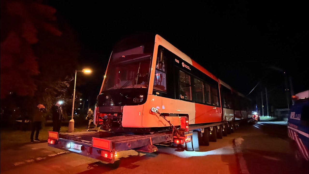 Nová tramvaj dorazila do Prahy
