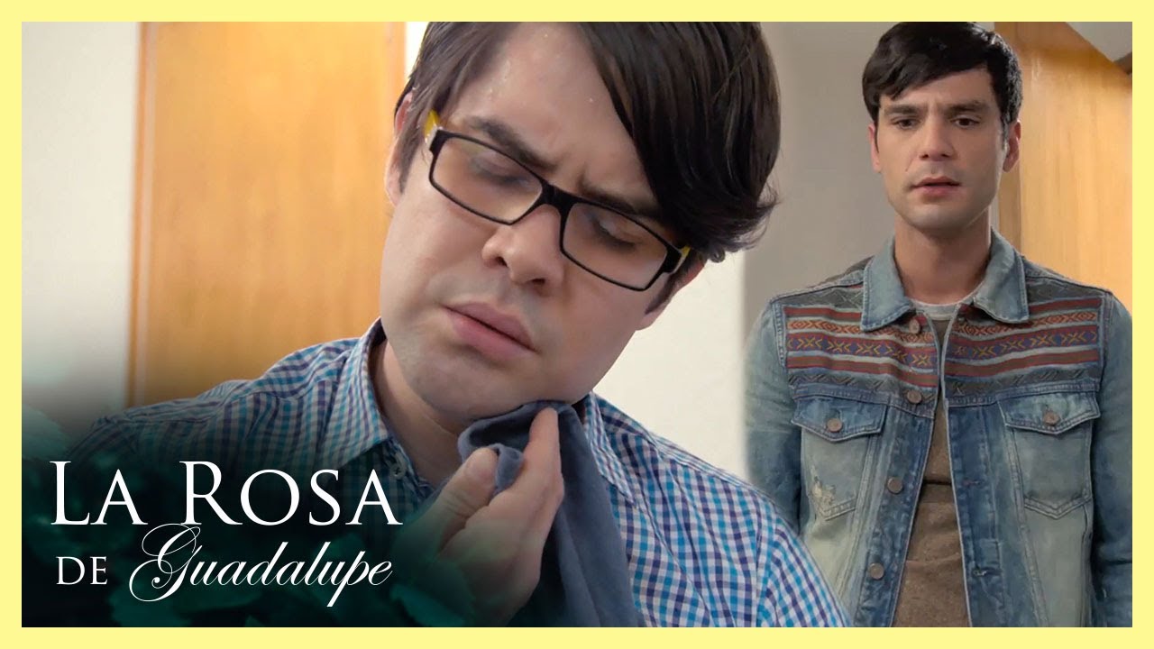 Roberto sorprende a Alonso tocando su ropa | La noche de la trampa | La Rosa de Guadalupe
