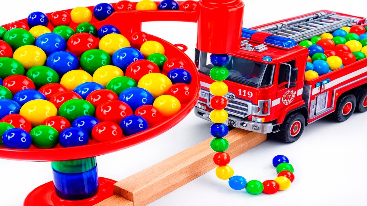 救急車のミニカーとオモシロおもちゃが坂道走る★走行テスト！Toy Ambulance Cars & Fun Toys Race Down a Slope ★ Driving Test