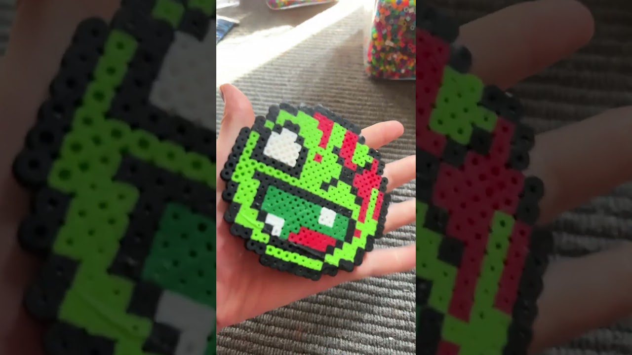 making a kandi perler necklace:)