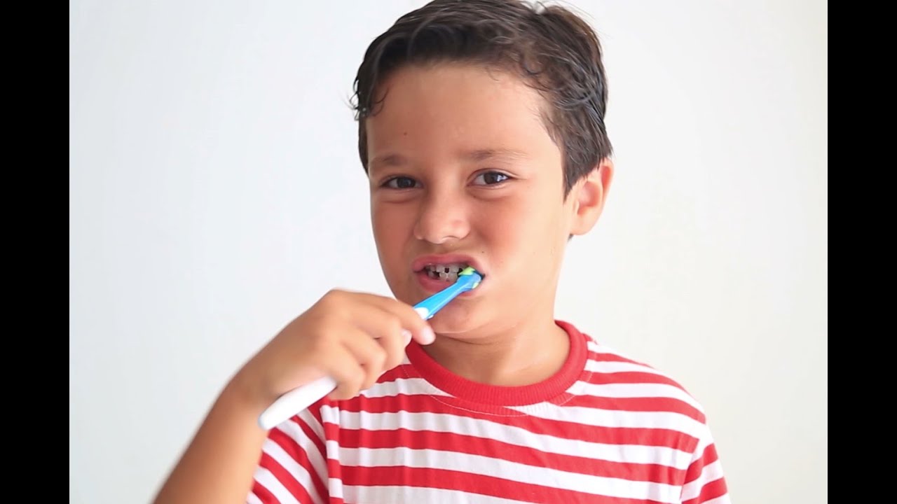 Cómo Enseñarle a Tus Hijos a Cepillarse los Dientes