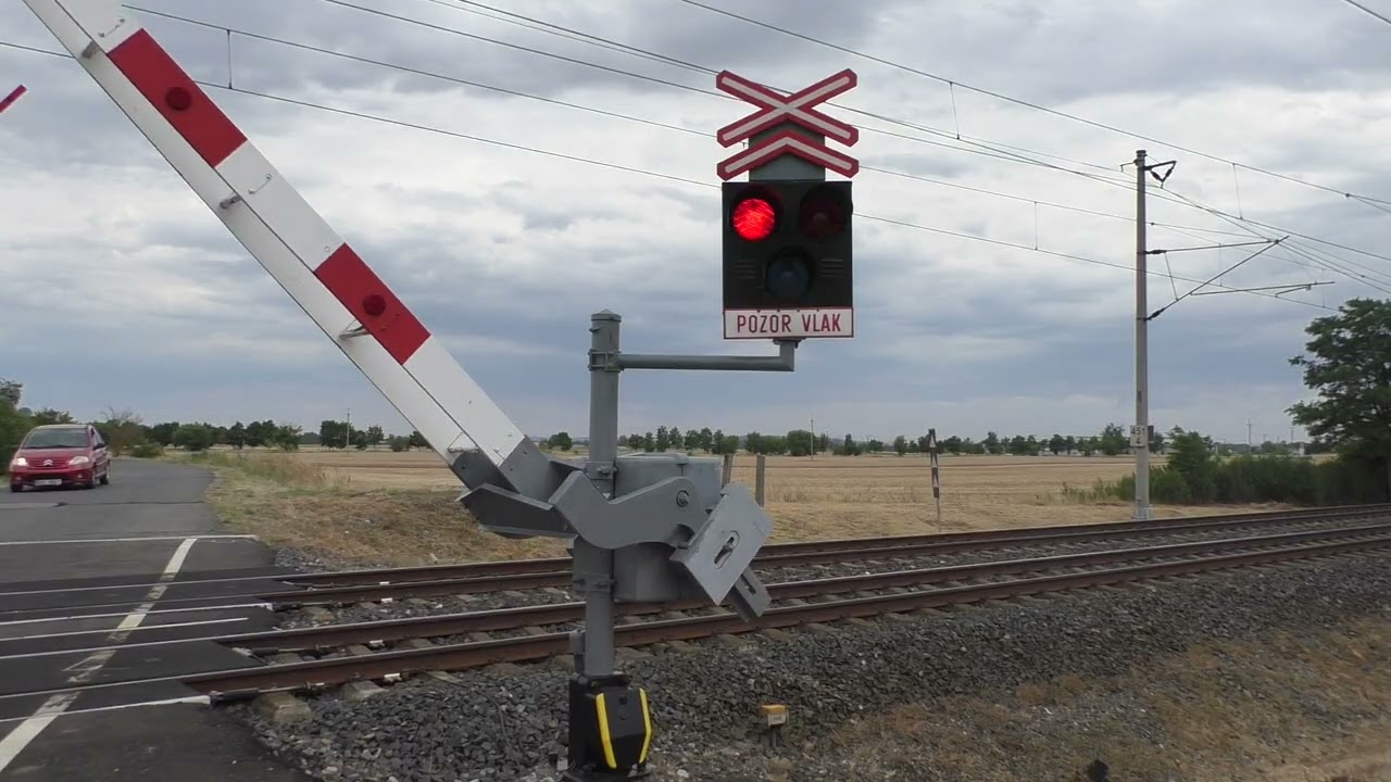 Železniční přejezd Vraňany P2403