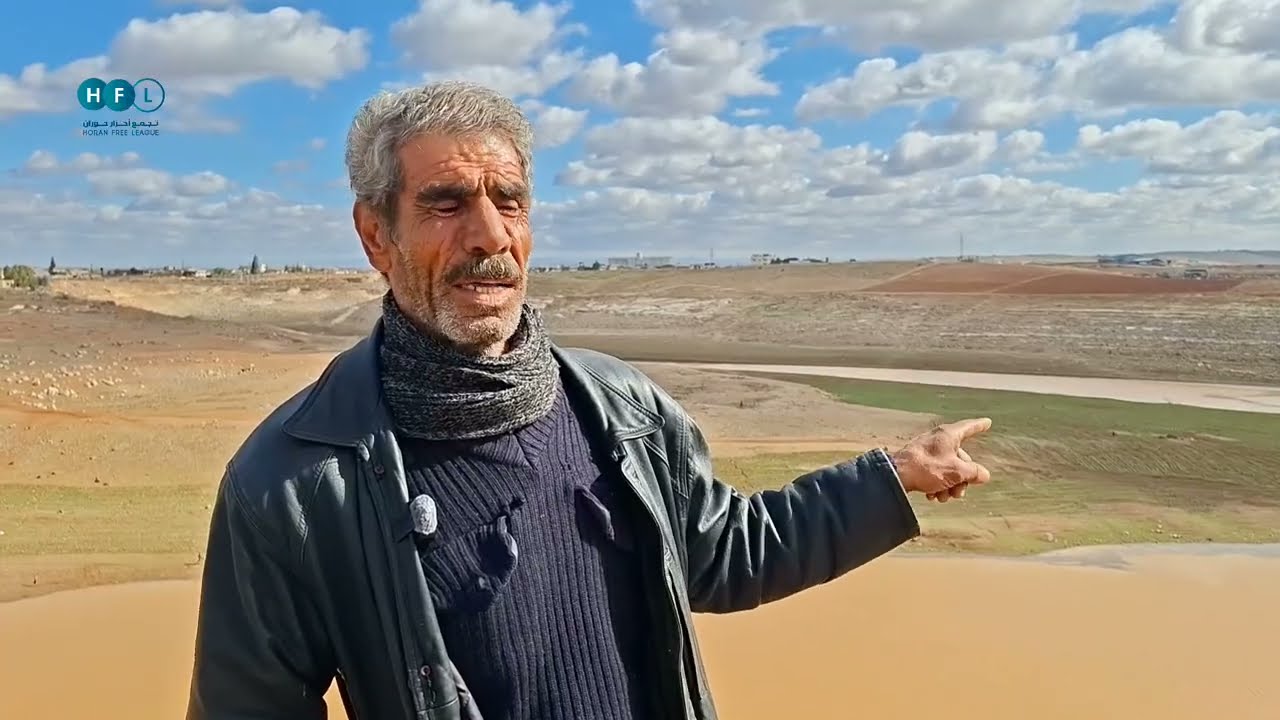 بعد وصول المياه إلى سد درعا… العشرات يزورون السد، ويسترجعون ذكرياتهم، بعد سنوات طويلة من جفافه.