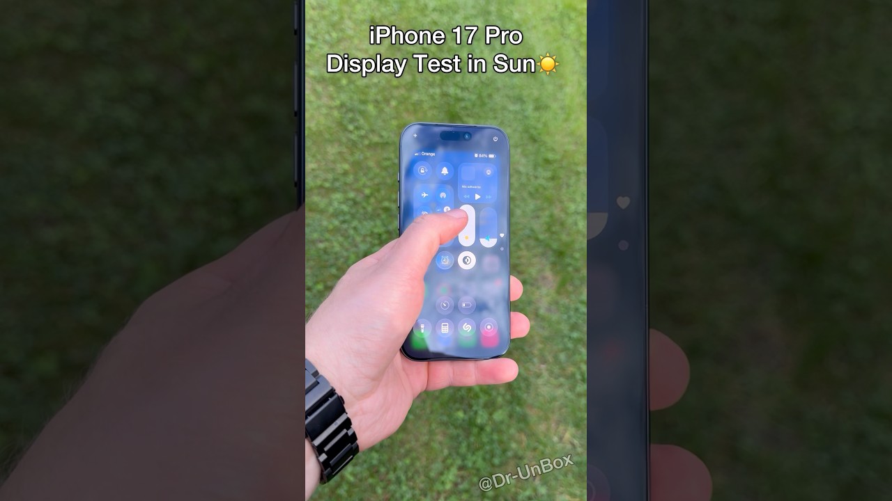 iPhone 17 Pro Display Test in Sun☀️ #shorts #trending #iphone #iphone17pro #iphone17promax #apple