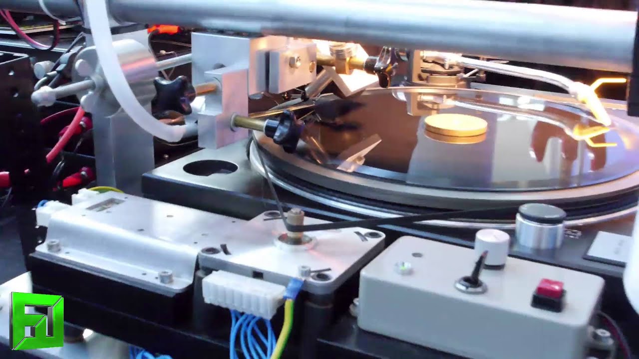 VinyleRecorder.com vinyl lathe lets you cut your own records NAMM 2016