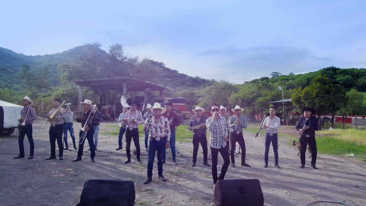 Juan Ramos - Banda La Máxima Escuela (En Vivo)