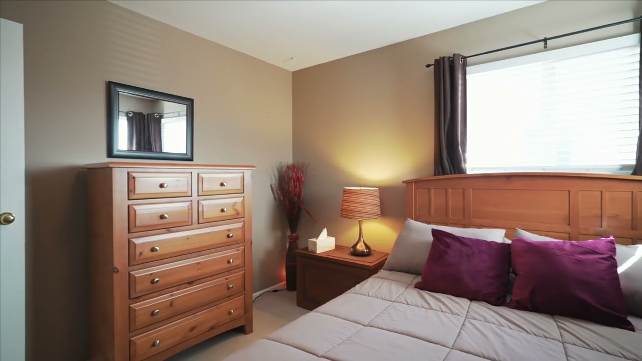 18863 64A Ave