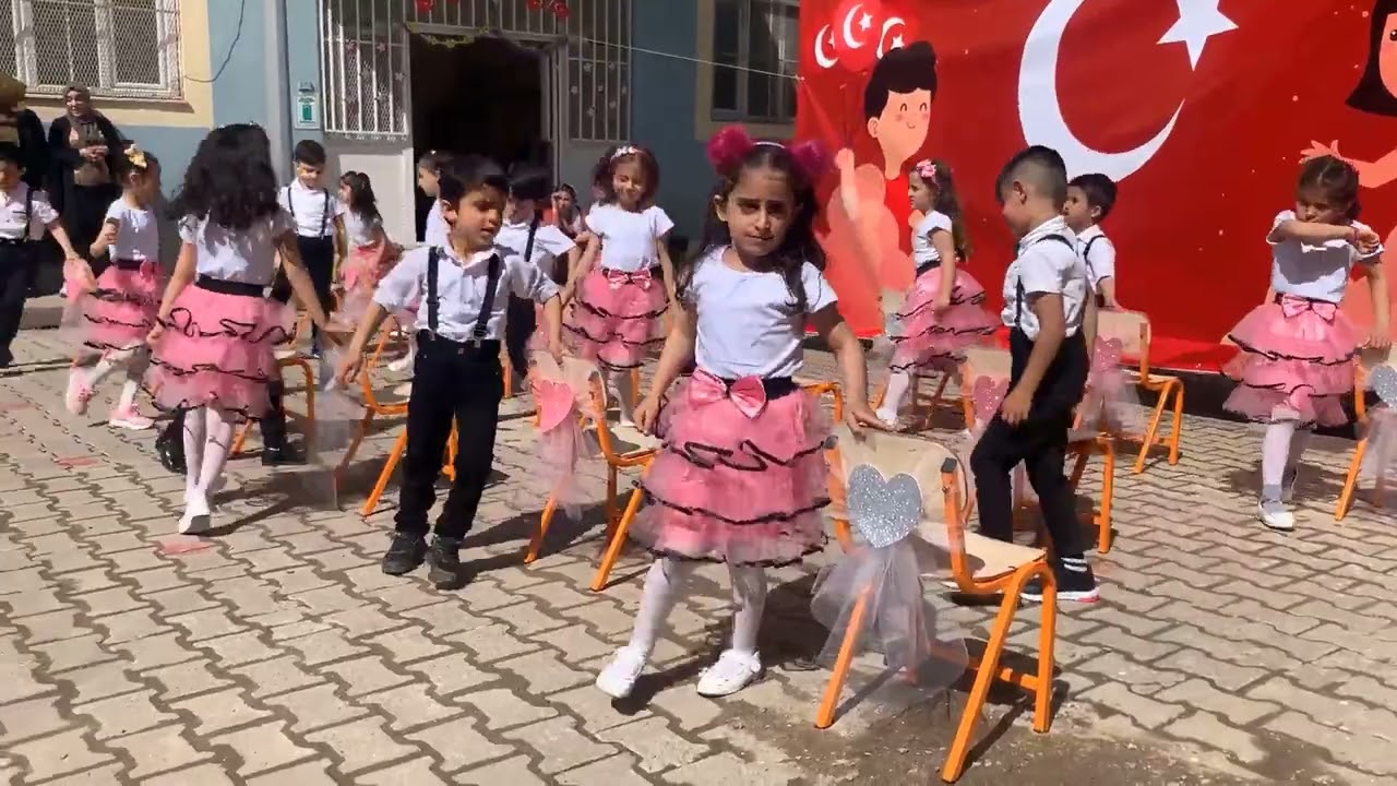 Buğlem 23 Nisan gösterisi sandalye dansı 👍👍