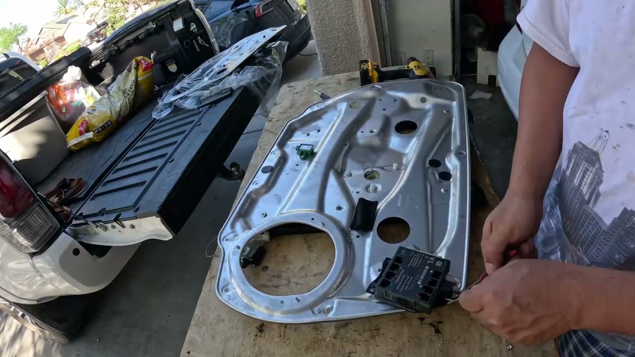 Power Window Regulator Replacement on GLK 350