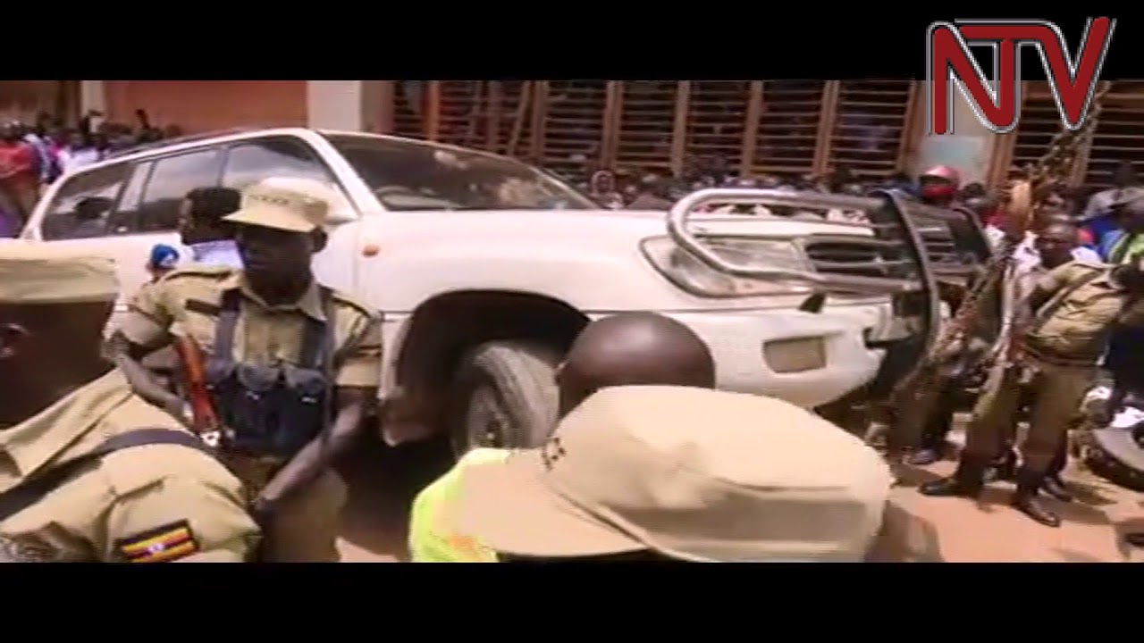 Opposition Leader Kizza Besigye arrested in downtown Kampala