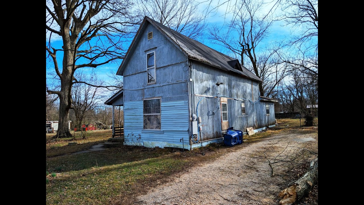 Why does this House have Murals, Graffiti, and Old Dates on the Walls?