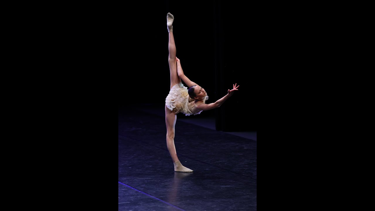 Emilia Dubiel Applause Contemporary YAGP Paris 2024