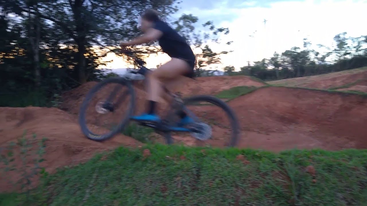 Pump Track- Marcela Lima
