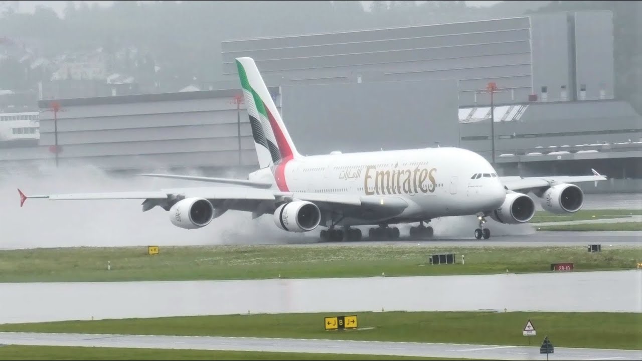 HEAVY RAIN 10 Minutes Planespotting at Zurich Airport