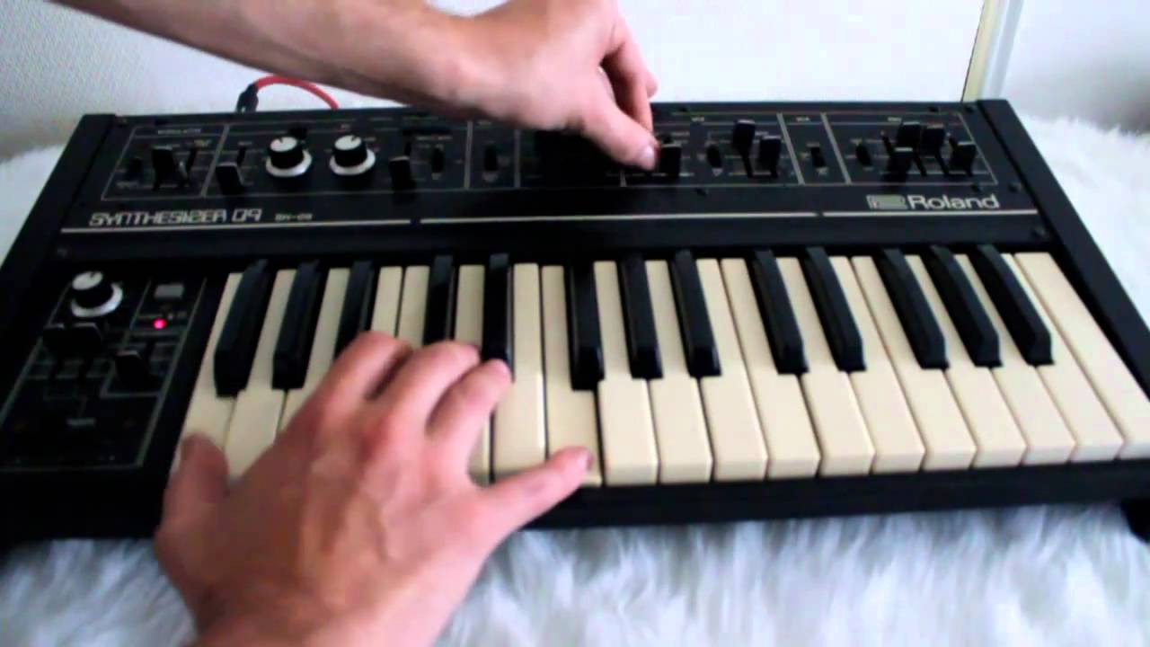 DEMO ROLAND SH09 ANALOG SYNTHESIZER
