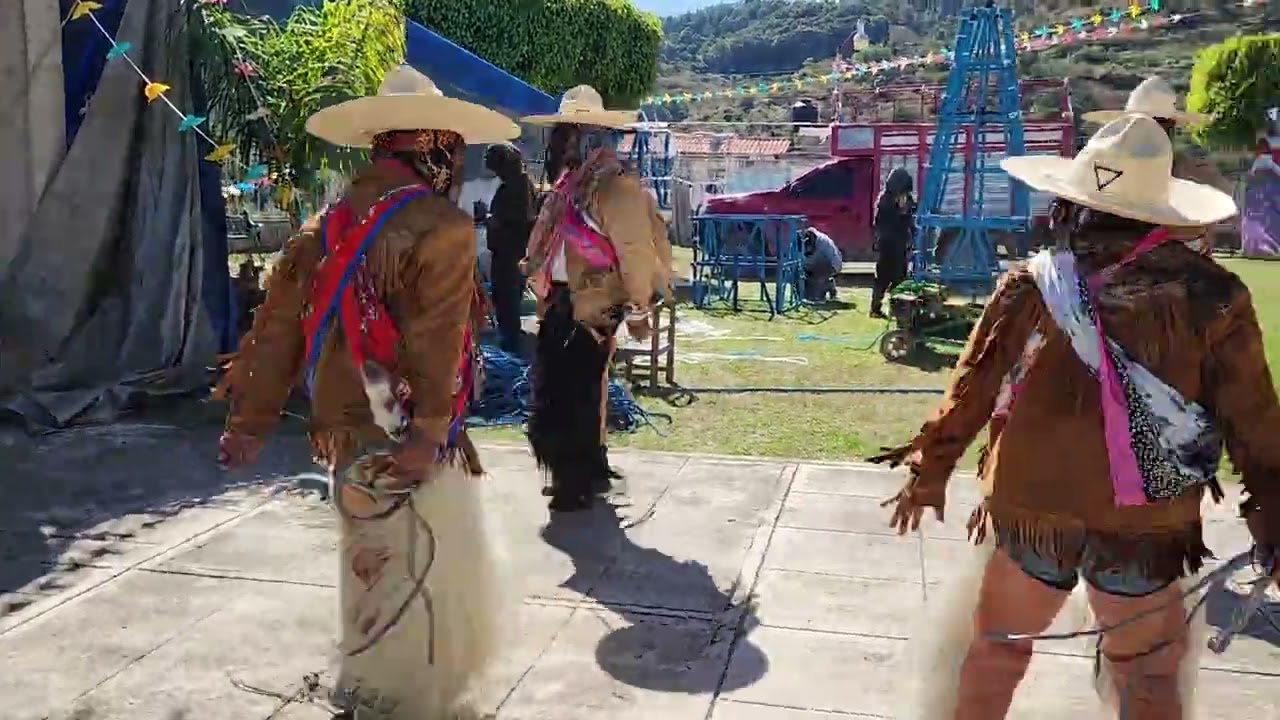 Danzando en Santa Catarina Noltepec. #porlatradicionyelgusto #somosjuxtlahuaca #losamigos 