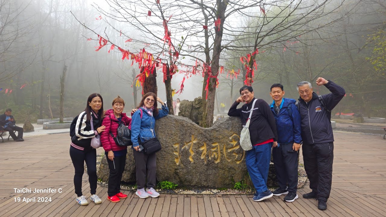 TaiChi Jennifer- China Zhangjiajie, 3 Gorges, Chongqing tour
