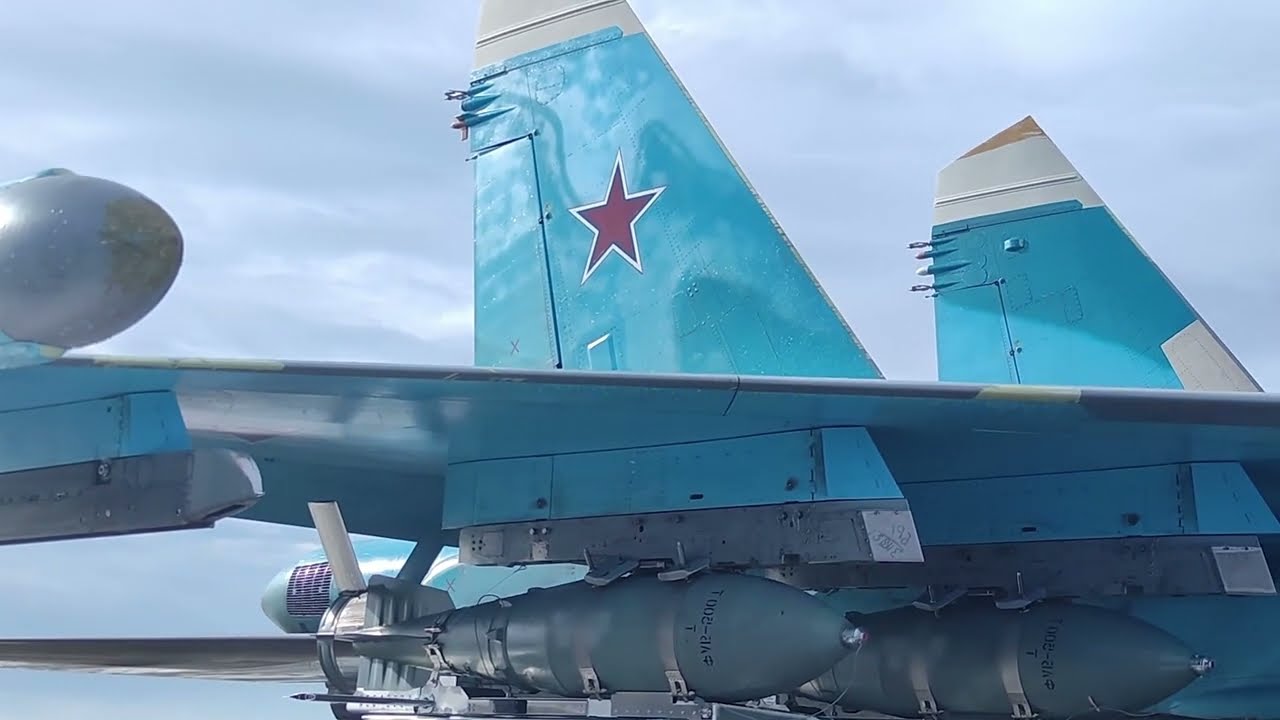Russian Su-34 Massive Bomb Drop &mdash; Four Glide Bombs at Once