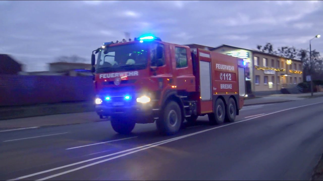 (Tatra im Einsatz / Gebäudebrand) Einsatzfahrten der Freiwilligen Feuerwehren aus Senftenberg