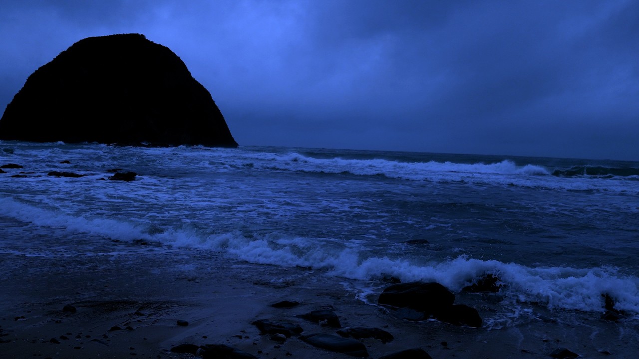 Deep Sleep Ocean Waves – Gentle Night Waves to Calm the Mind & Sleep All Night Long