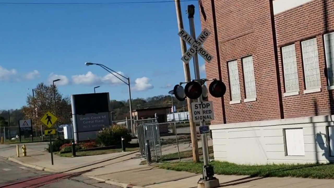 McCamly Street Abandoned Railroad Crossings Tour, Battle Creek, MI. (Old NS Cereal Plant Spur)