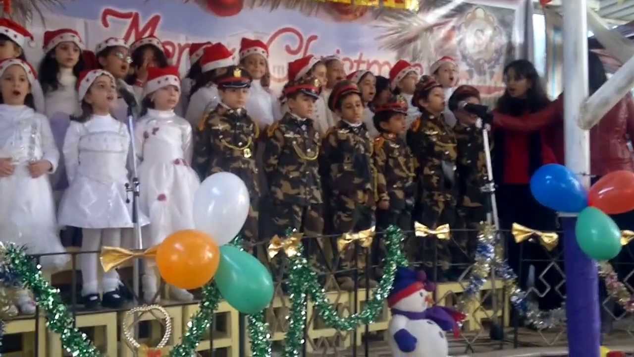 اطفال سان مارك للغات ببني سويف يحتفلون بالعام الميلادي الجديد مع الجيش