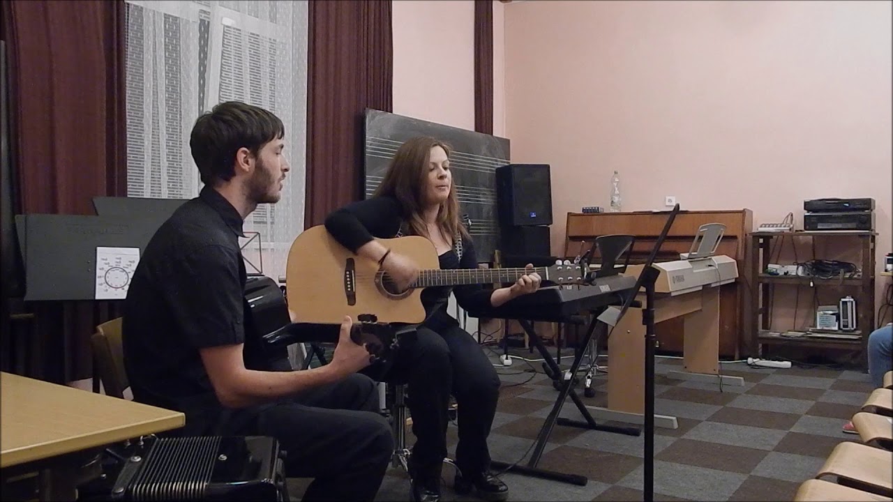 Take me home (Veď mě dál cesto má) Tomáš Rožboud a Monika Slabihoudová kytary 7.12.2017