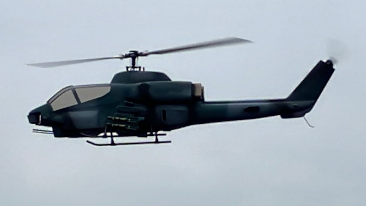小郭 500 AH-1W眼鏡蛇直升機首飛