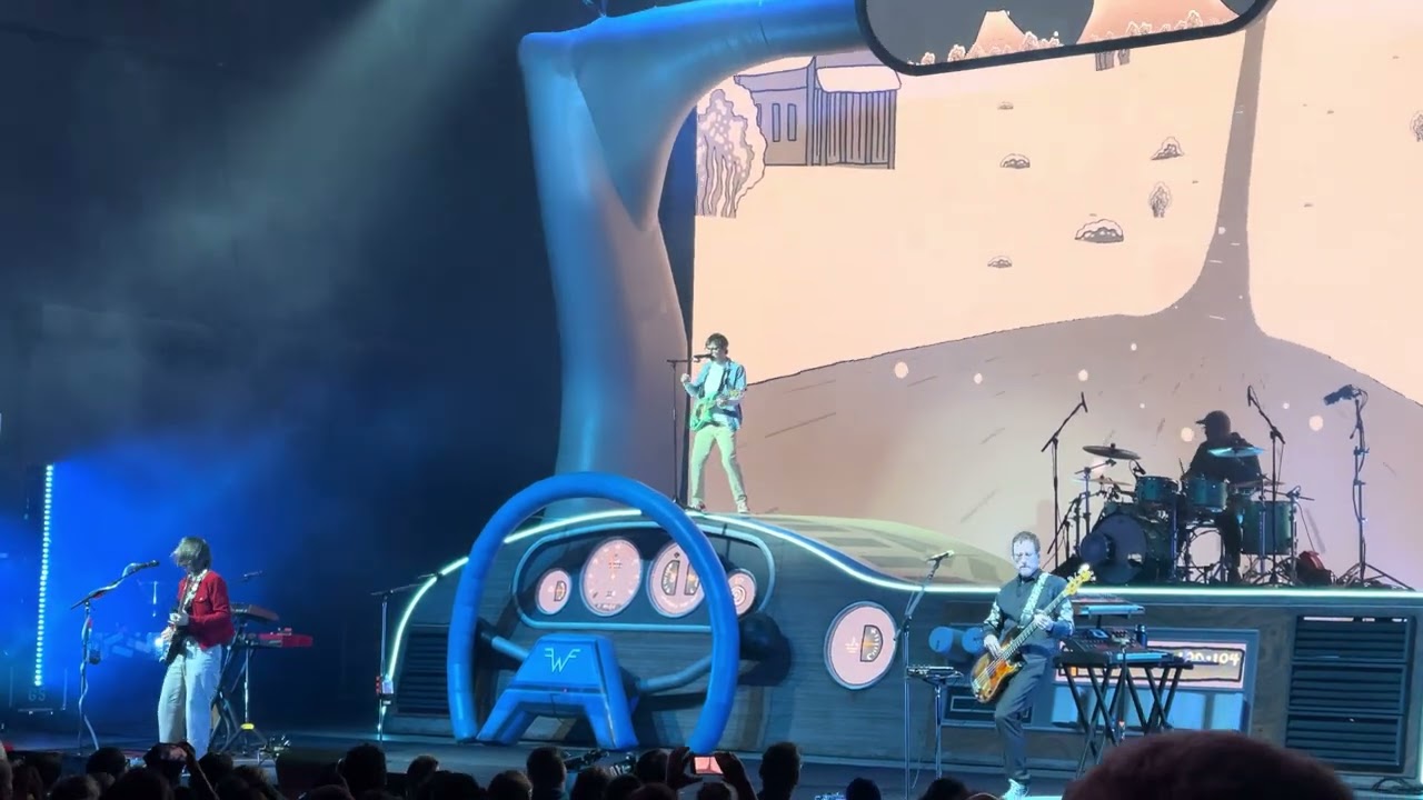 Weezer performing “El Scorcho” Live at Fiddler's Green Amphitheater - 2023