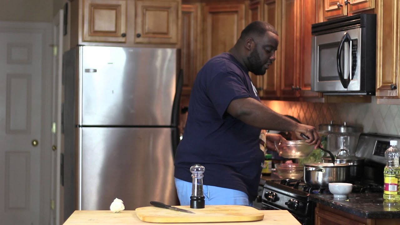 How To Make Smoked Turkey, White Bean, and Spinach Soup