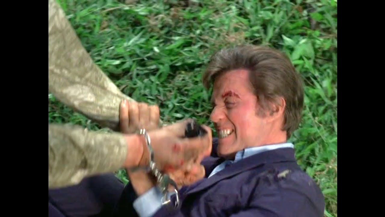 Hawaii Five-O (classic): Escaped Con Wrests Control From McGarrett