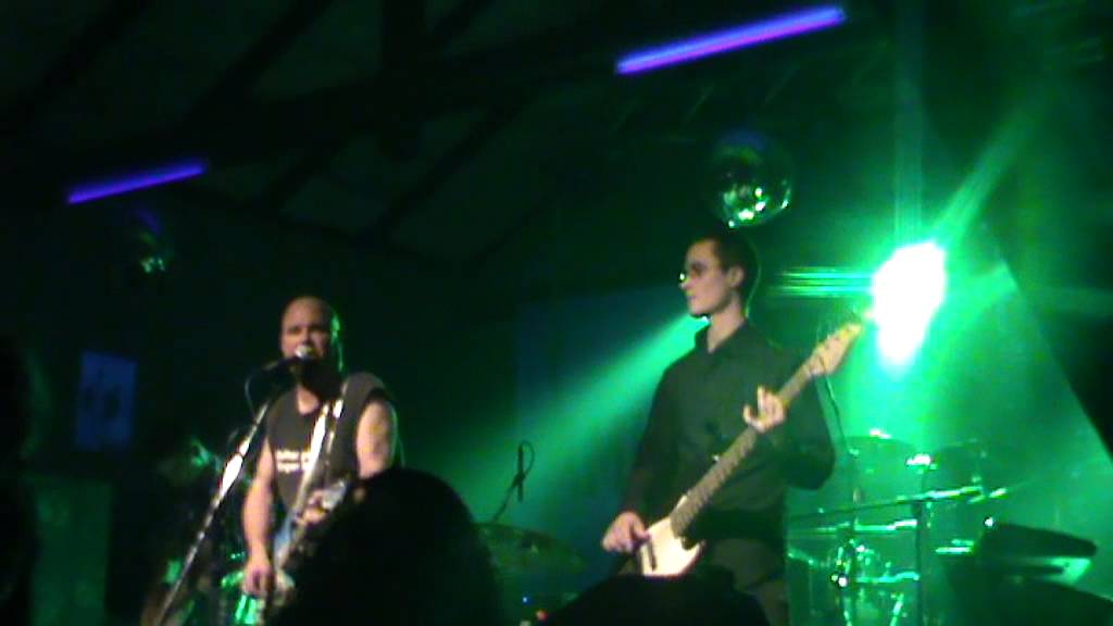 Bobr&band -  Barov&aacute; zpěvačka