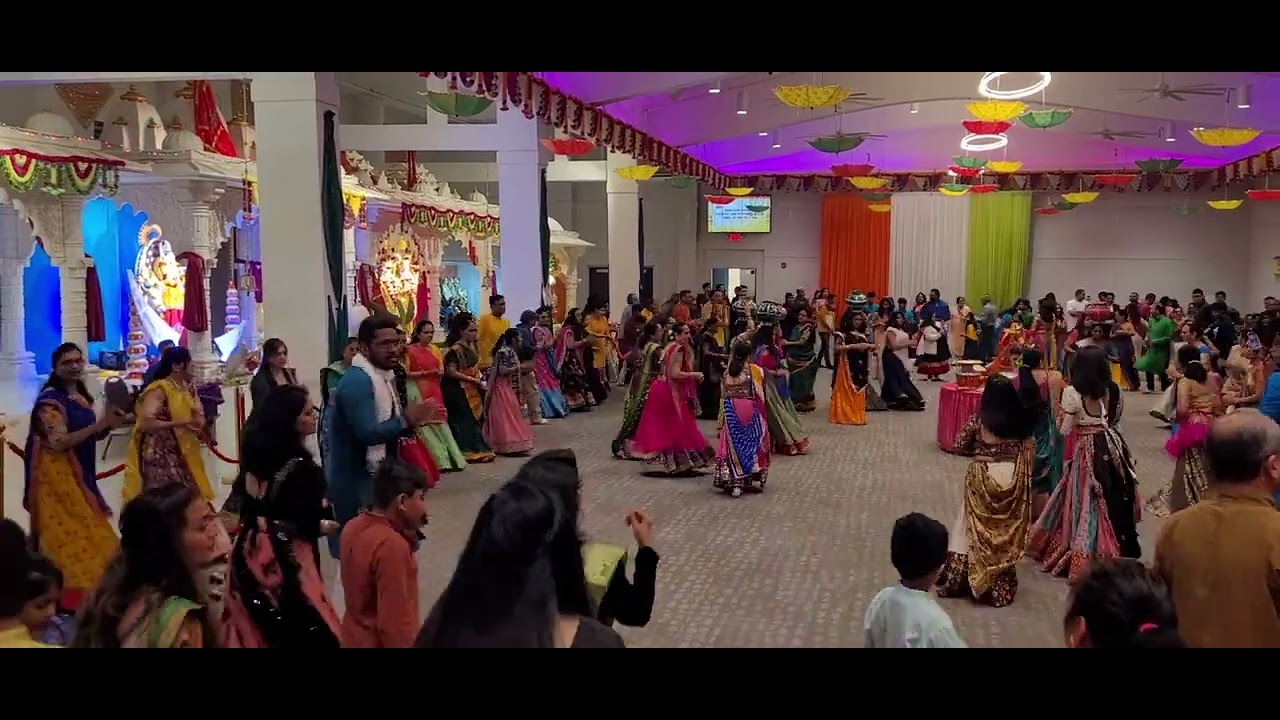 Garba Event In USA || Navratri Celebration At Hindu Temple