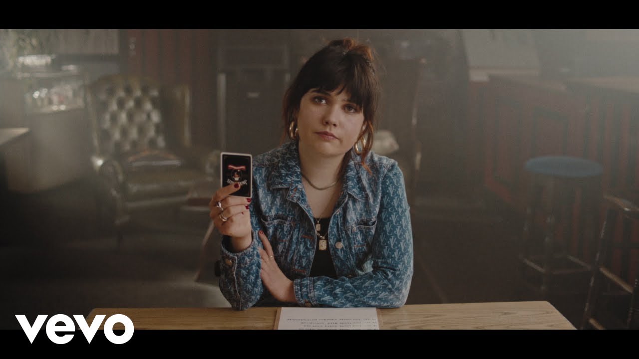 Lily Moore - Why Don't You Look At Me (Official Video)