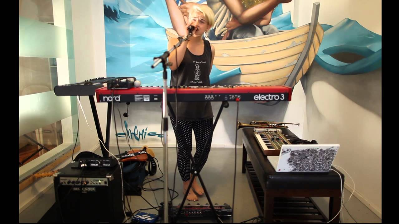 BOSS LOOP, Canada ‐ Chelsea Laing (CHERSEA) / ChemicalPolarity