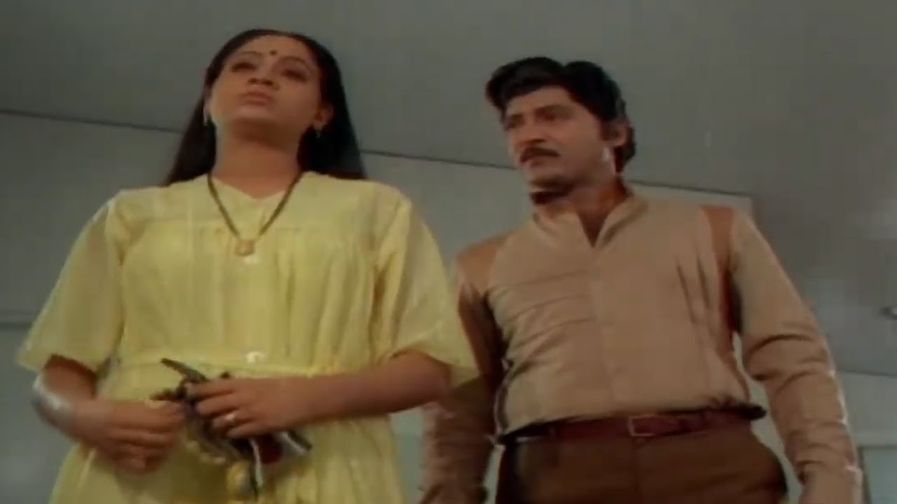Clash Between Vijaya Shanti & Shoban Babu || Sravana Sandhya Telugu Movie || Shalimar cinema