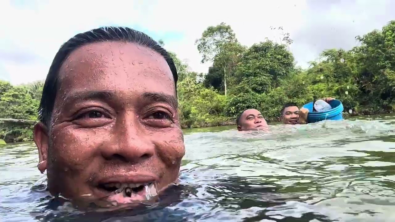 Hari ke 2 bermalam di hutan. Habis air👍👍🤣🤣