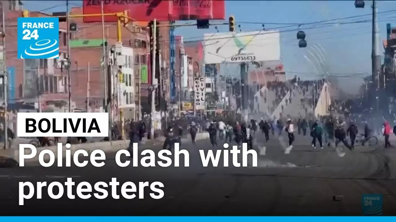Bolivian police clash with protesters blocking roads into La Paz &bull; FRANCE 24 English