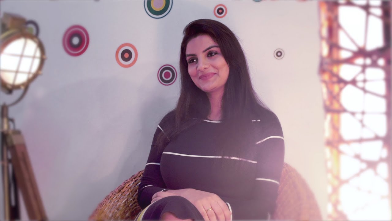 Mistakes That Kill Your Charisma | Anveshi Jain | Laughing Colours