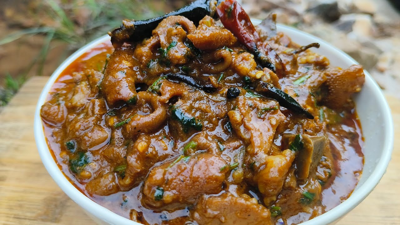 Spicy Mutton Boti Curry Recipe Prepared in Jungle | Doh Snier blang | Goat Intestine and Tripe |