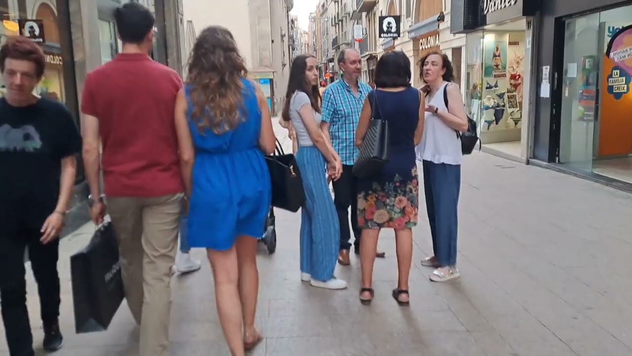 جولة ممتعة في مدينة ليريدا الإسبانية مع الحديث عن التخفيضات و دورها في الرواج التجاري.