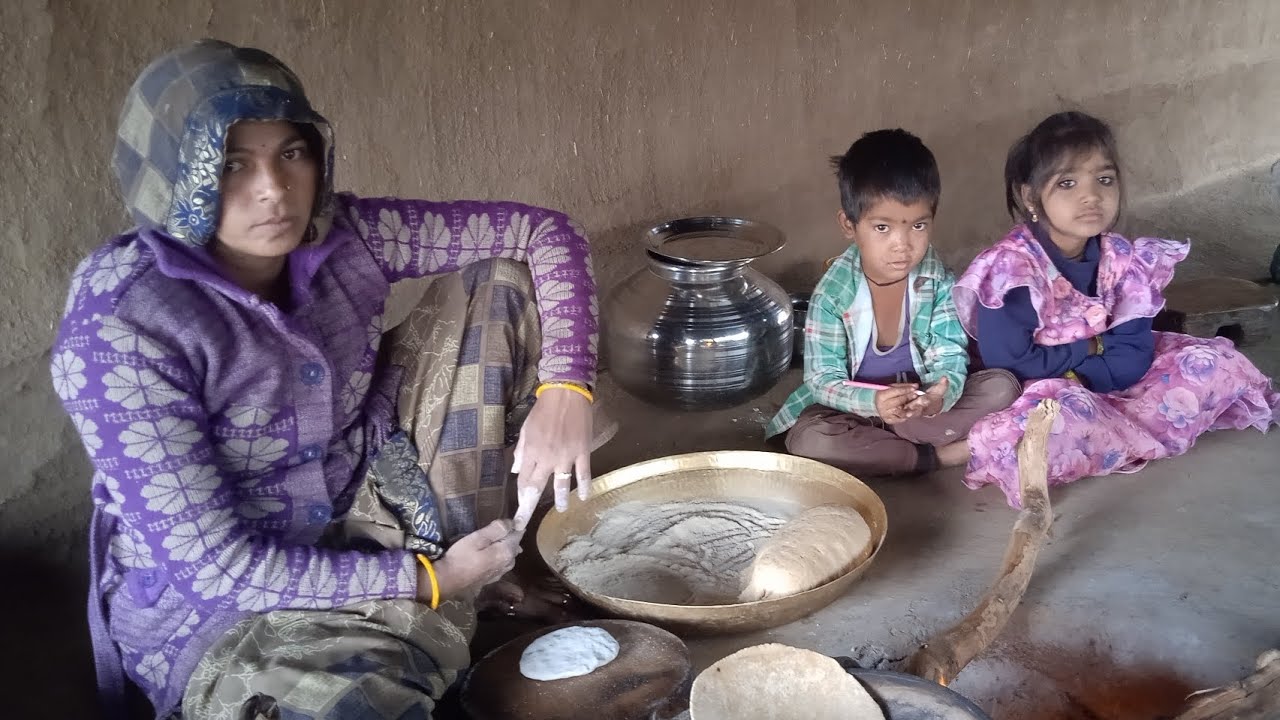 खेतों में काम करने के लिए। सुबह सुबह हमारे यहां खाना बनने लगा।#village#lifestyle#vlog 