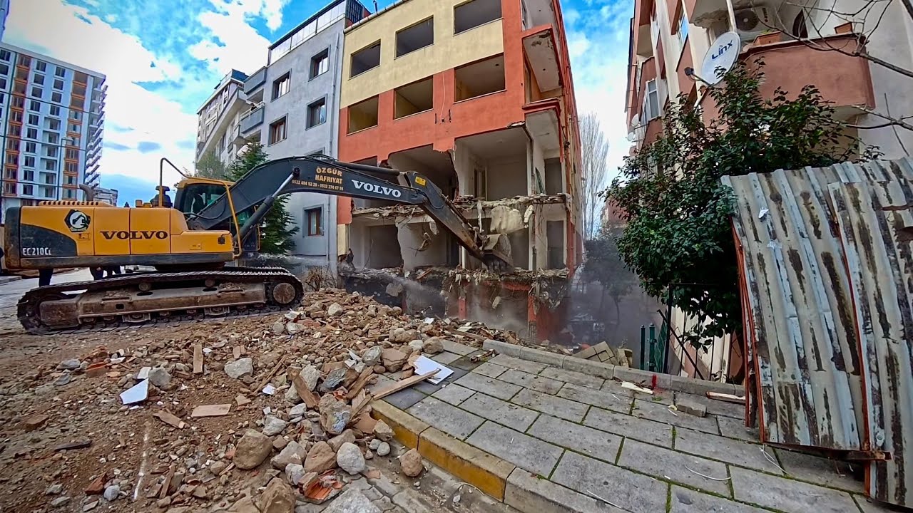 Bu Yıkım Çok Riskliydi! | Özgür Yıkım Ekibi
